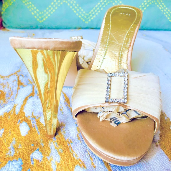 CLN Gold and Beige Formal Slip-On Heels - Picture 3 of 6
